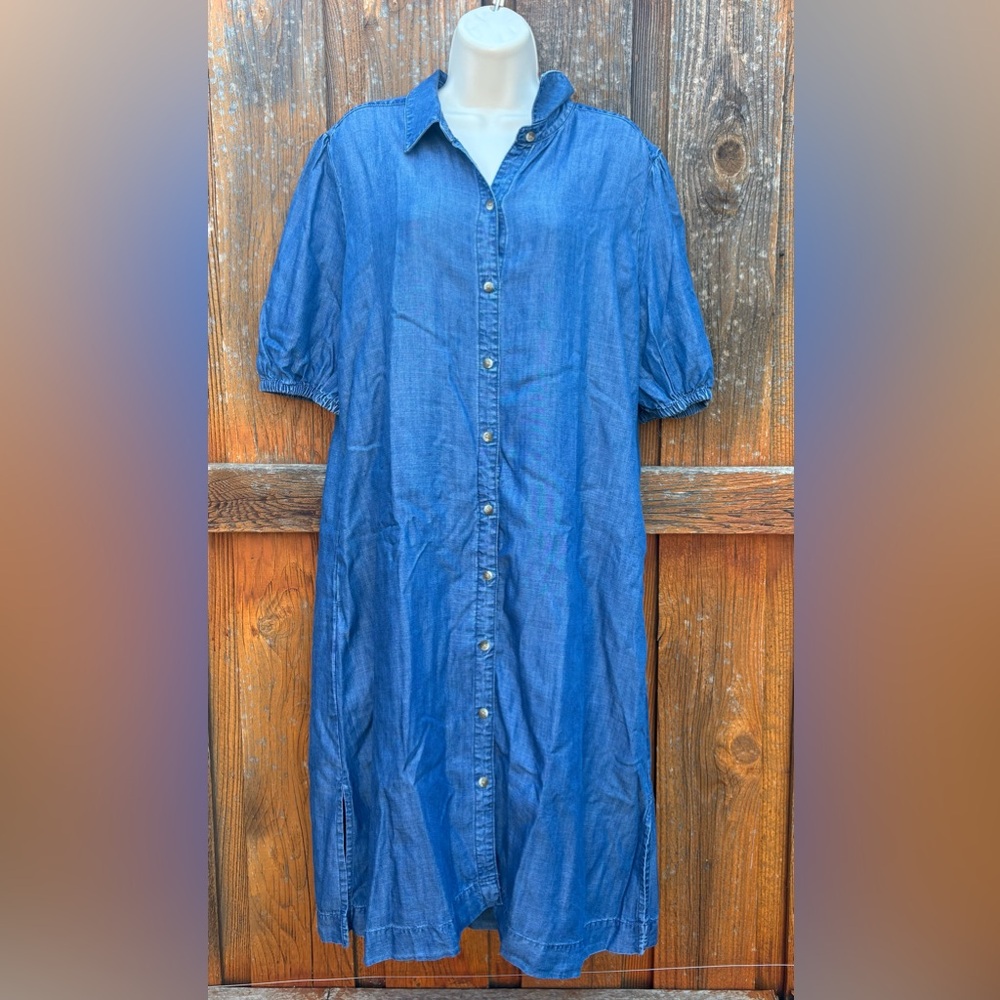Chico’s lyocell denim dress. Women’s 3 (US 16) Button Down Short Sleeve Midi
